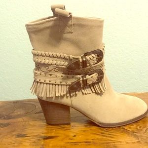 Sued Cowgirl heel booties